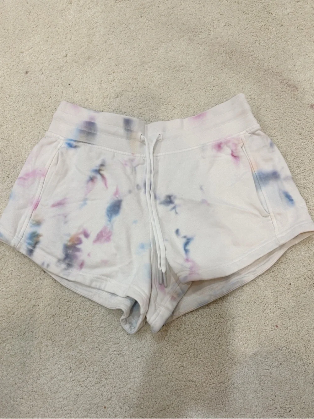 Lululemon High Rise Tie-Dye Pastel Shorts 2.5” Size 6